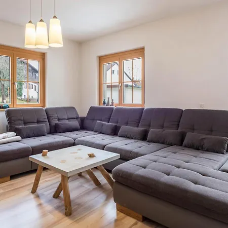Nr 4 Tannenzapfen Appartement