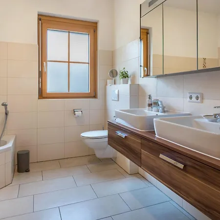 Nr 4 Tannenzapfen Appartement