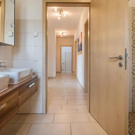 Nr 4 Tannenzapfen Appartement